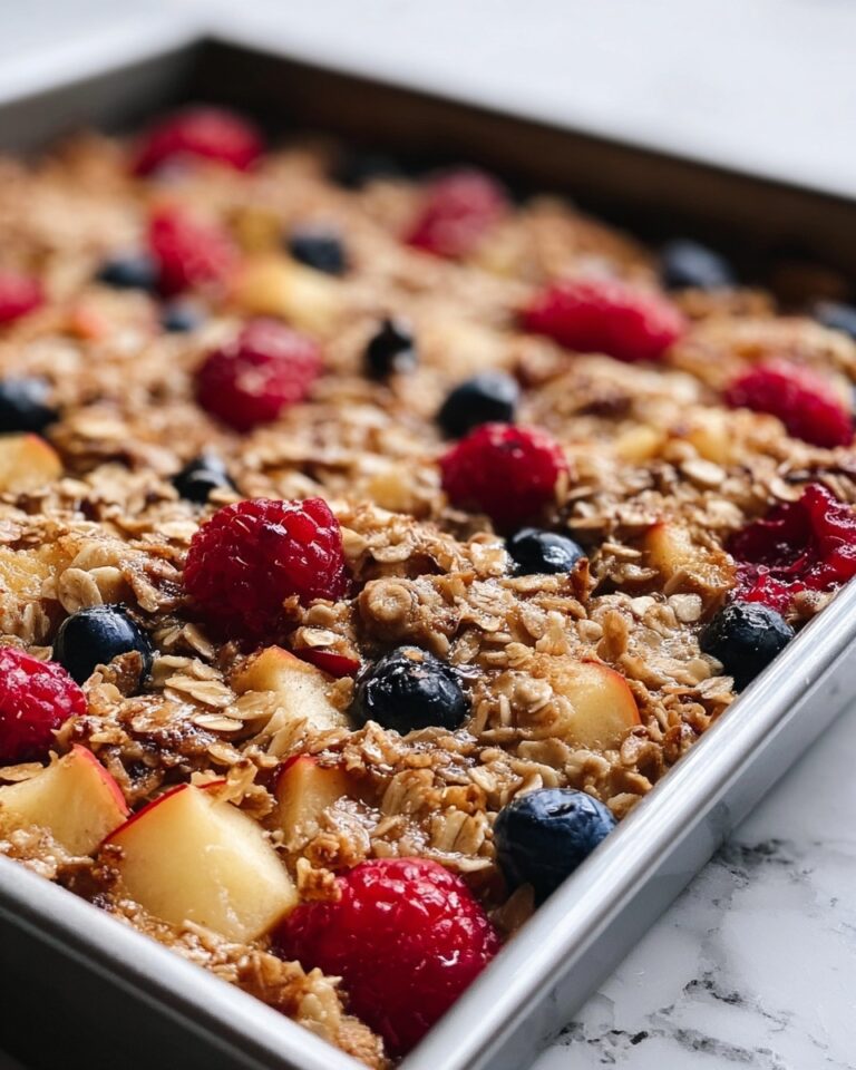 No-Flour, No-Sugar Oatmeal Breakfast Bake Recipe